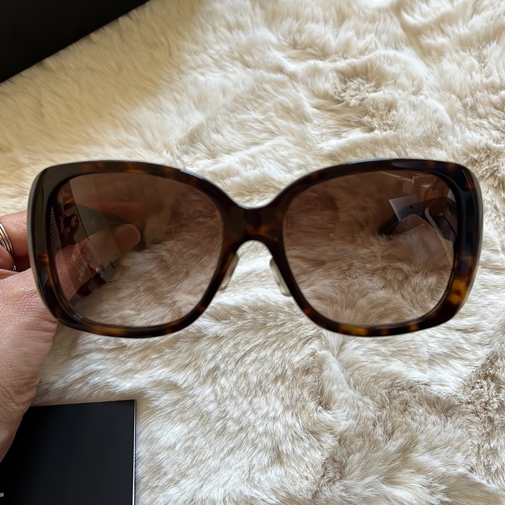 CHANEL CC Turnlock Sunglasses 5234Q Tortoise Shell with Case, Auth Card and Box